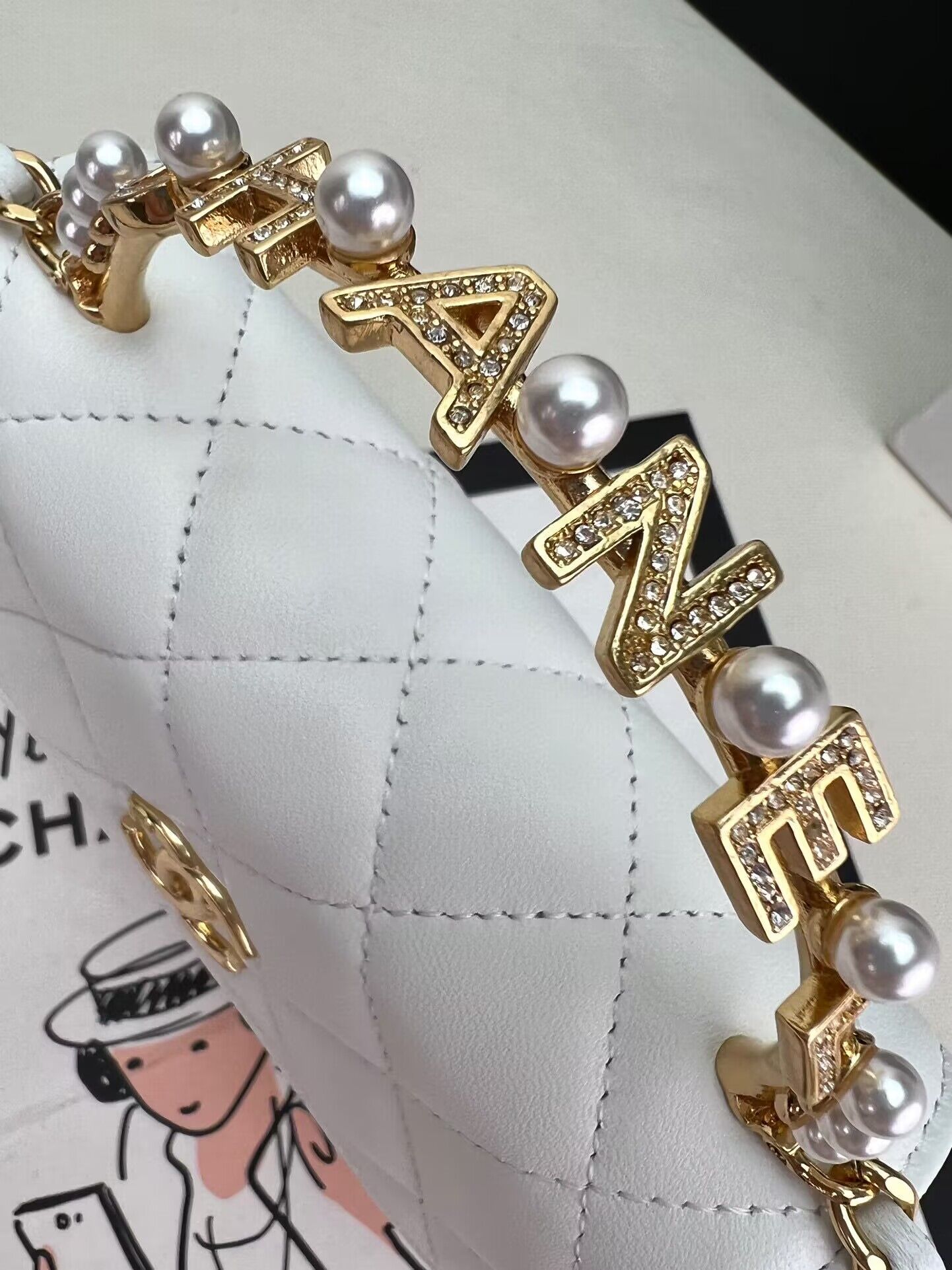 CHANEL 22B Kelly Pearl Top Handle Bag AP3513 White CHANEL 22B Kelly Pearl Top Handle Bag AP3513 White