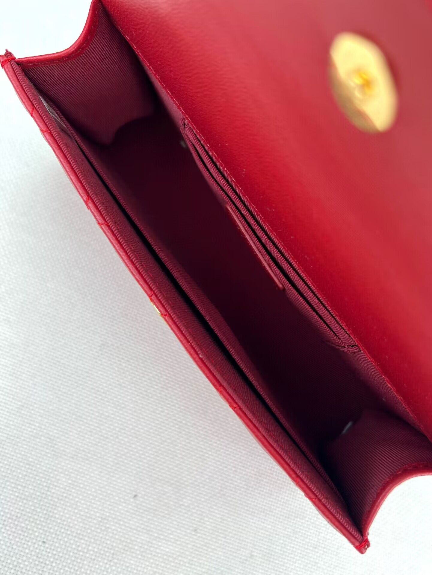 CHANEL 22B Kelly Pearl Top Handle Bag AP3562 Wine CHANEL 22B Kelly Pearl Top Handle Bag AP3562 Wine