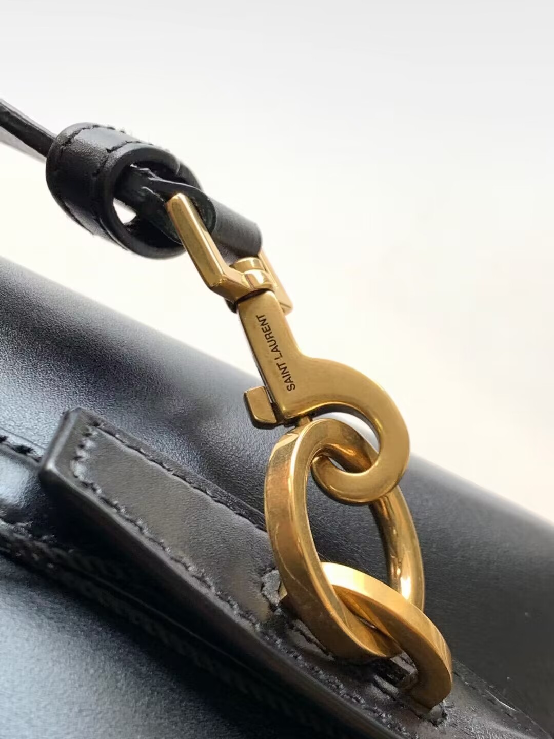 SAINT LAURENT LE 37 IN SHINY LEATHER 7428282 BLACK SAINT LAURENT LE 37 IN SHINY LEATHER 7428282 BLACK