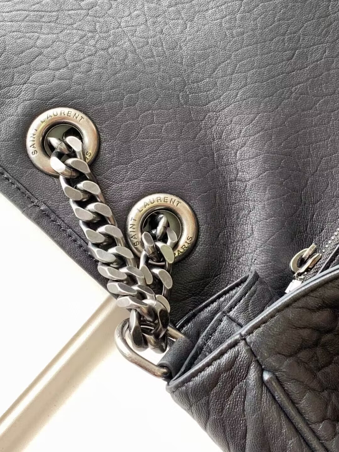 SAINT LAURENT NIKI OVERSIZED IN GRAINED LAMBSKIN 755857 BLACK SAINT LAURENT NIKI OVERSIZED IN GRAINED LAMBSKIN 755857 BLACK