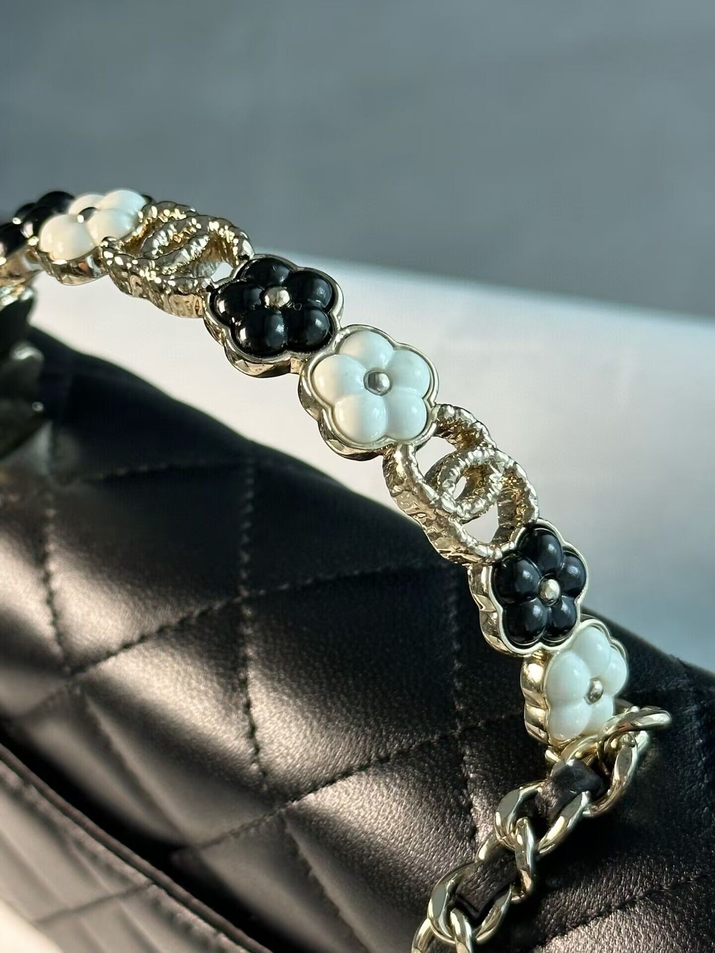 Chanel Flower Patterns Casual Style Lambskin Blended Fabrics 96034 Black Chanel Flower Patterns Casual Style Lambskin Blended Fabrics 96034 Black