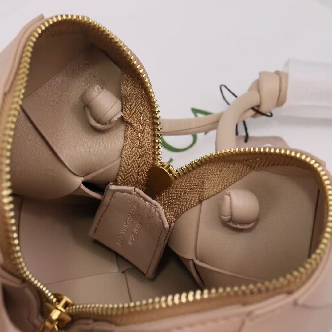 Bottega Veneta Mini Cassette Camera Bag 701915 Cream Bottega Veneta Mini Cassette Camera Bag 701915 Cream