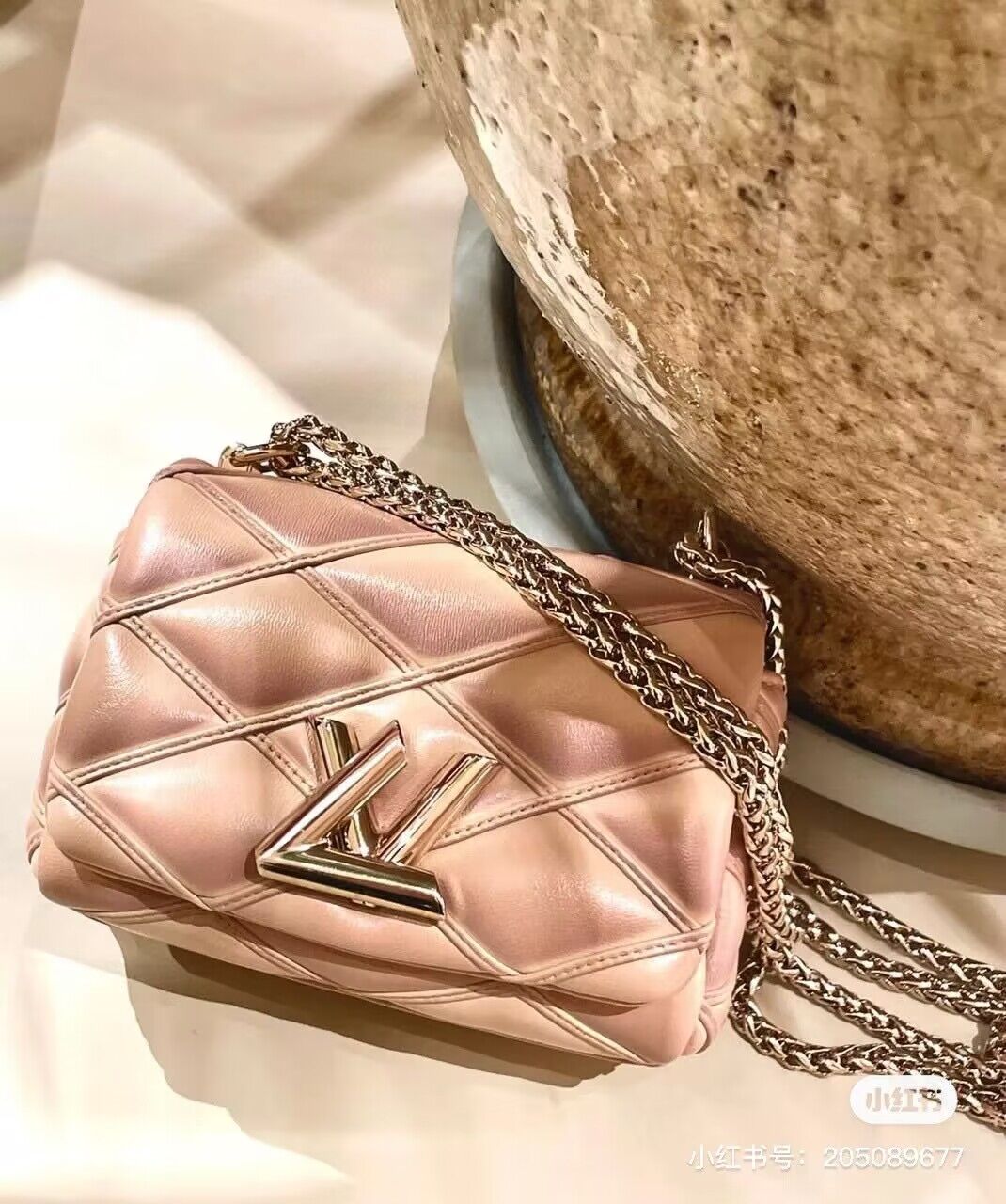 Louis Vuitton GO-14 MM M82752 Apricot Louis Vuitton GO-14 MM M82752 Apricot