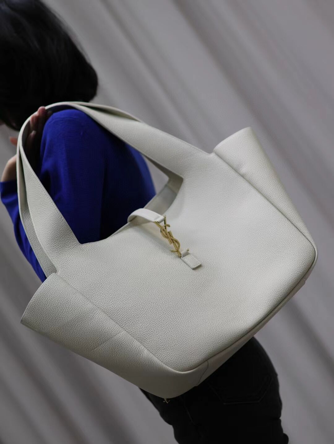 SAINT LAURENT BEA IN GRAINED LEATHER 763435 WHITE SAINT LAURENT BEA IN GRAINED LEATHER 763435 WHITE