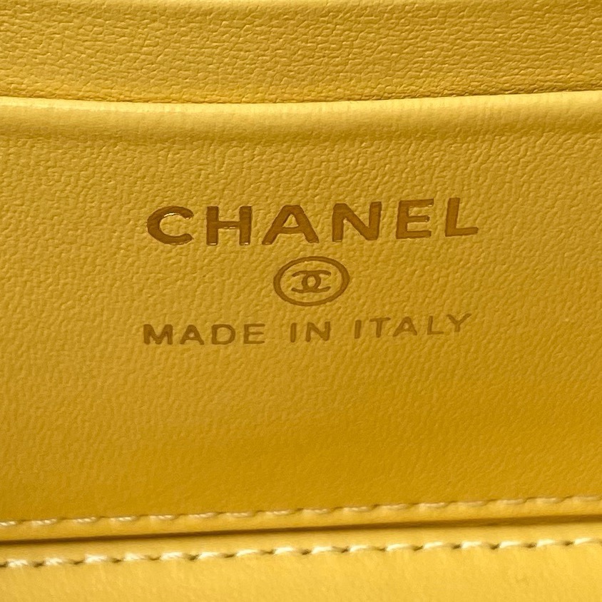 CHANEL CLUTCH WITH CHAIN AP3804 yellow