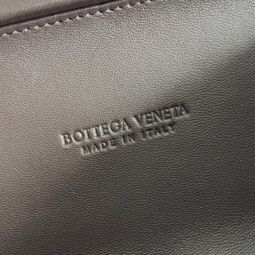 Bottega Veneta Knot Original Leather Chain Bag 717622 Fondant Bottega Veneta Knot Original Leather Chain Bag 717622 Fondant