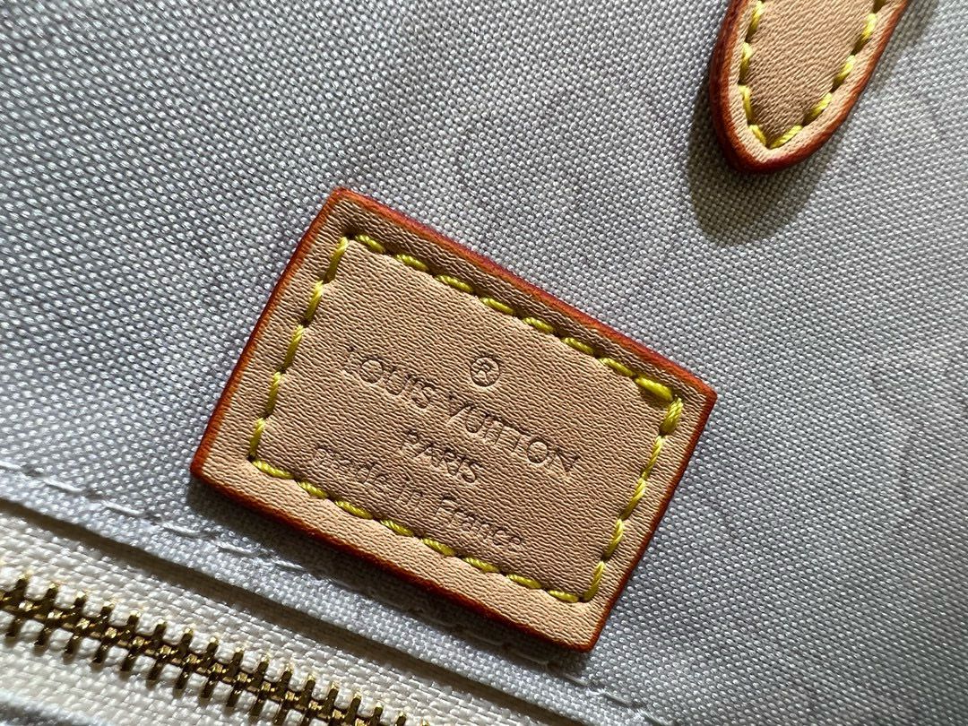 Louis Vuitton Monogram Reverse OnTheGo MM M24708 White Louis Vuitton Monogram Reverse OnTheGo MM M24708 White