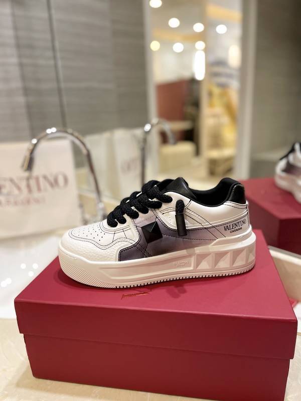 Valentino Couple Shoes VOS00549 Valentino Couple Shoes VOS00549