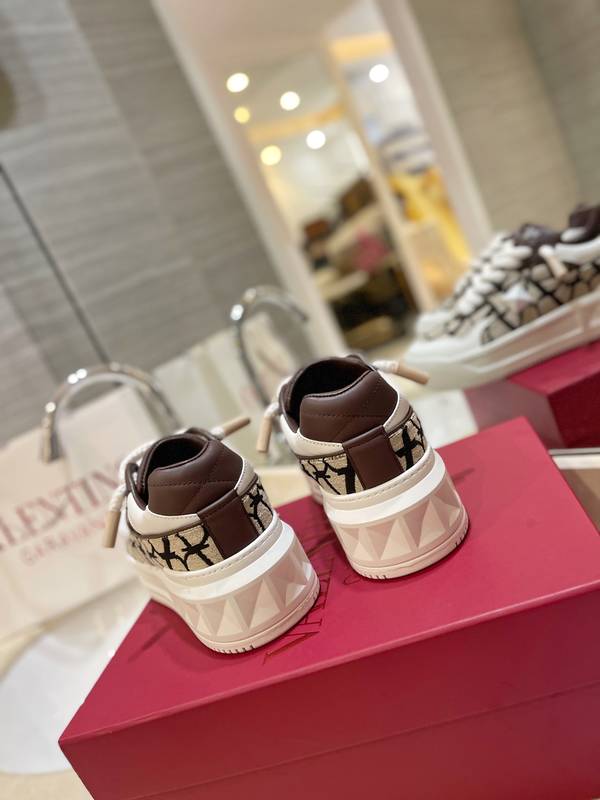 Valentino Couple Shoes VOS00554 Valentino Couple Shoes VOS00554