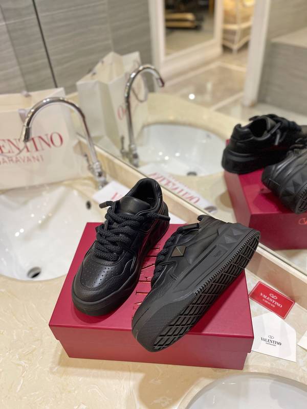 Valentino Couple Shoes VOS00558 Valentino Couple Shoes VOS00558