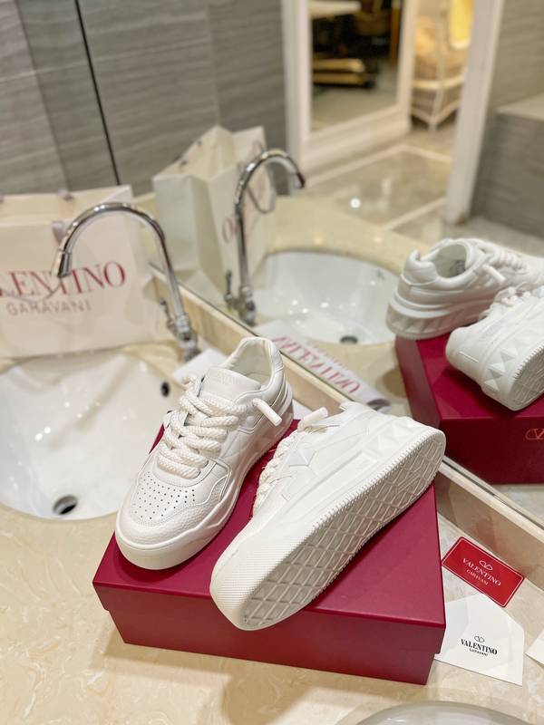 Valentino Couple Shoes VOS00561 Valentino Couple Shoes VOS00561