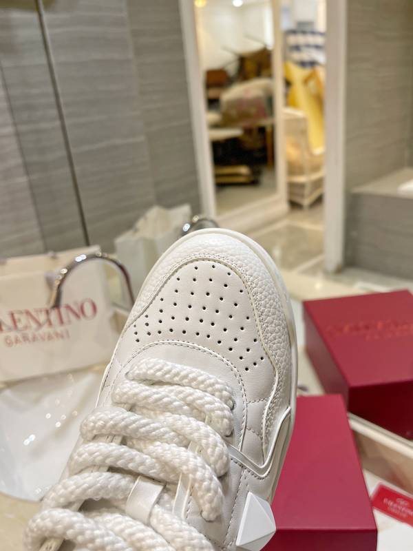 Valentino Couple Shoes VOS00561 Valentino Couple Shoes VOS00561