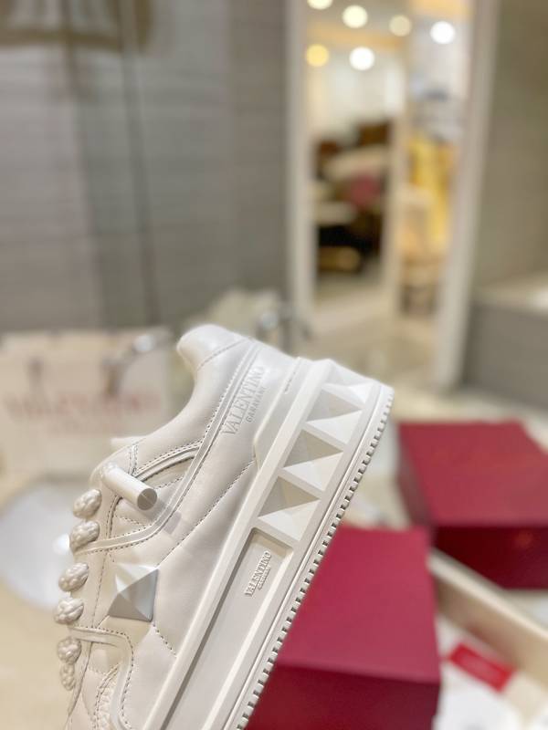 Valentino Couple Shoes VOS00561 Valentino Couple Shoes VOS00561