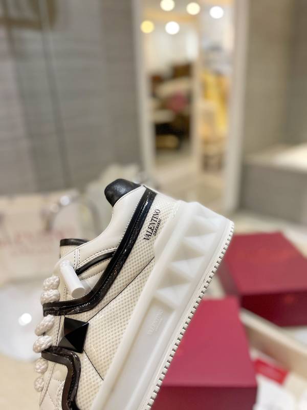 Valentino Couple Shoes VOS00568 Valentino Couple Shoes VOS00568