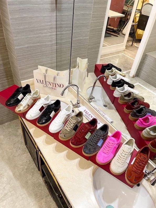 Valentino Couple Shoes VOS00569 Valentino Couple Shoes VOS00569