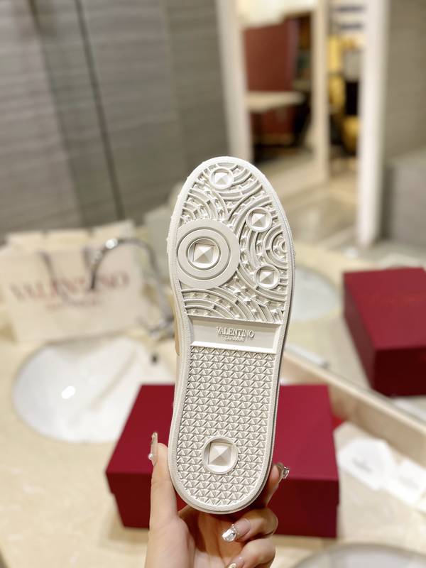 Valentino Couple Shoes VOS00578 Valentino Couple Shoes VOS00578