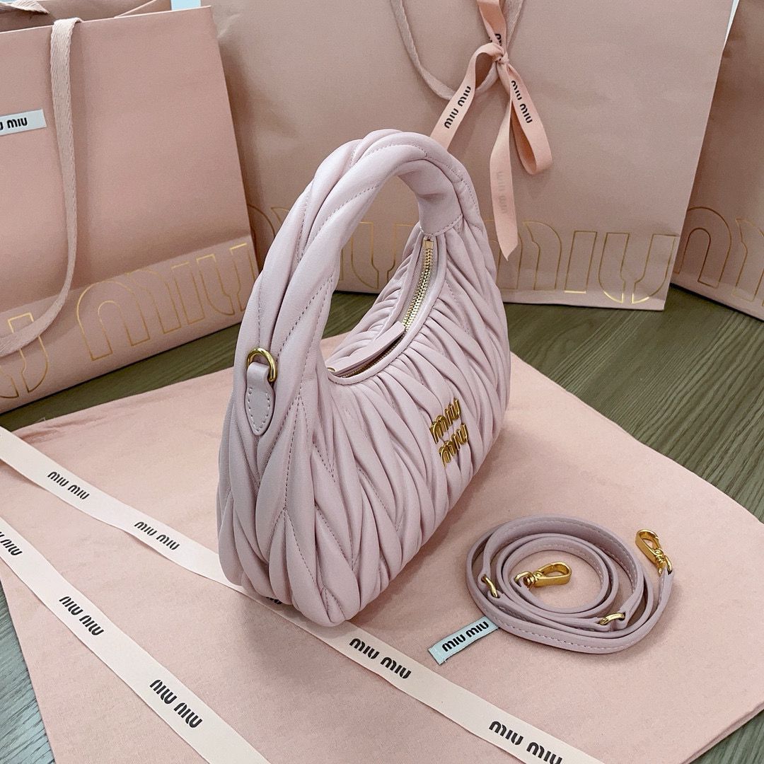 Miu Miu Wander Matelasse Original Sheepskin Bag 5BC125 Light Purple Miu Miu Wander Matelasse Original Sheepskin Bag 5BC125 Light Purple