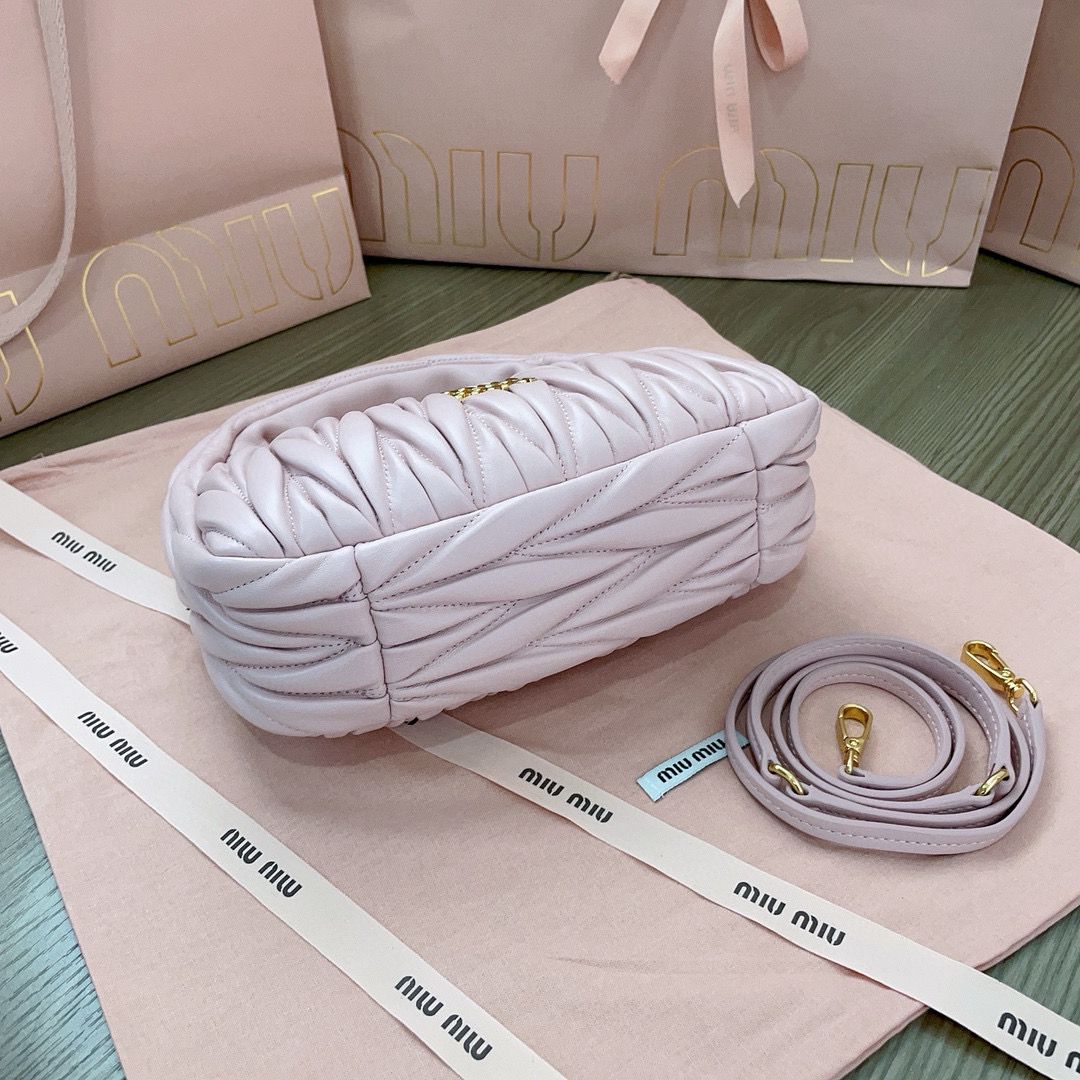 Miu Miu Wander Matelasse Original Sheepskin Bag 5BC125 Light Purple Miu Miu Wander Matelasse Original Sheepskin Bag 5BC125 Light Purple