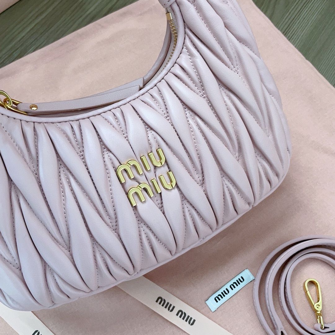 Miu Miu Wander Matelasse Original Sheepskin Bag 5BC125 Light Purple Miu Miu Wander Matelasse Original Sheepskin Bag 5BC125 Light Purple