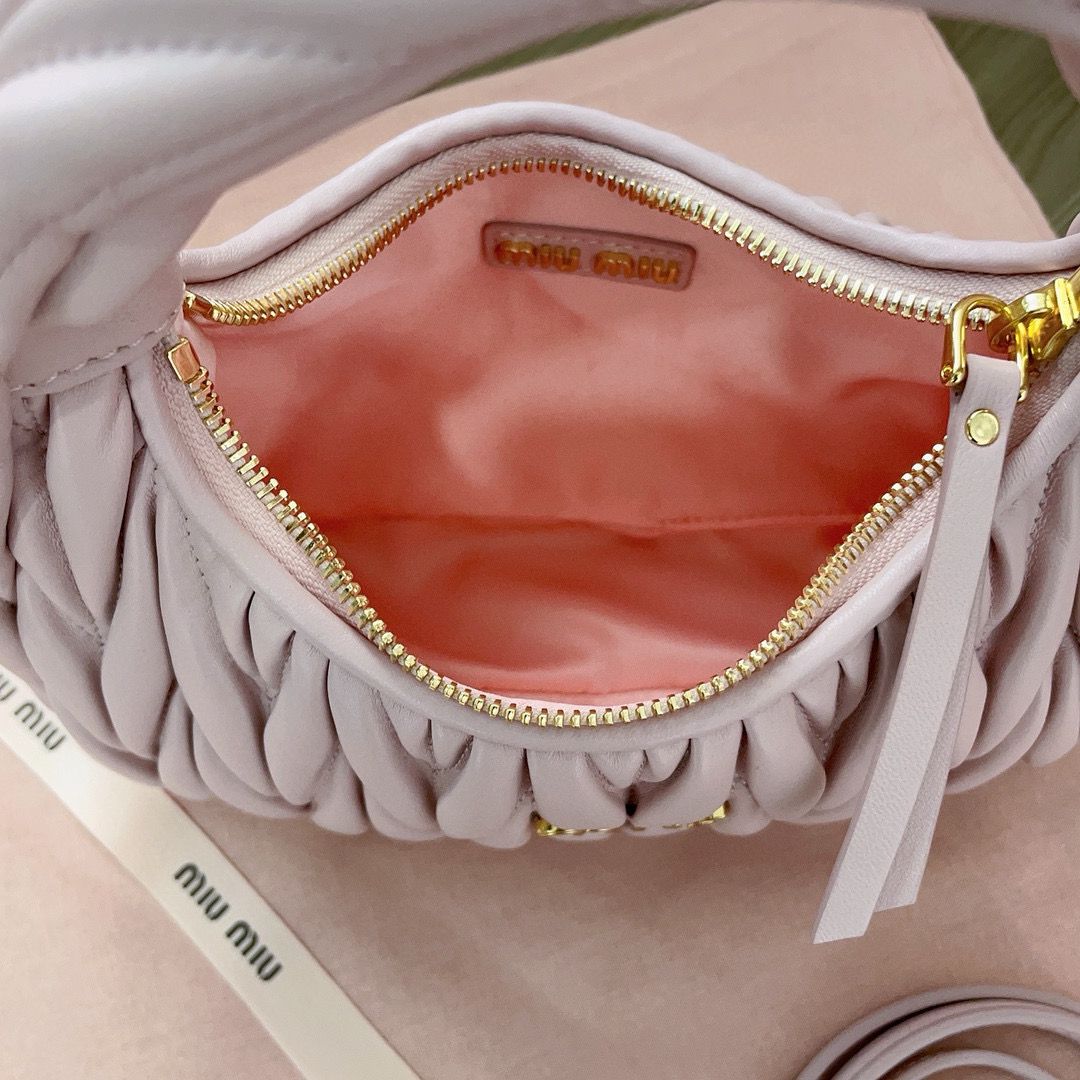 Miu Miu Wander Matelasse Original Sheepskin Bag 5BC125 Light Purple Miu Miu Wander Matelasse Original Sheepskin Bag 5BC125 Light Purple