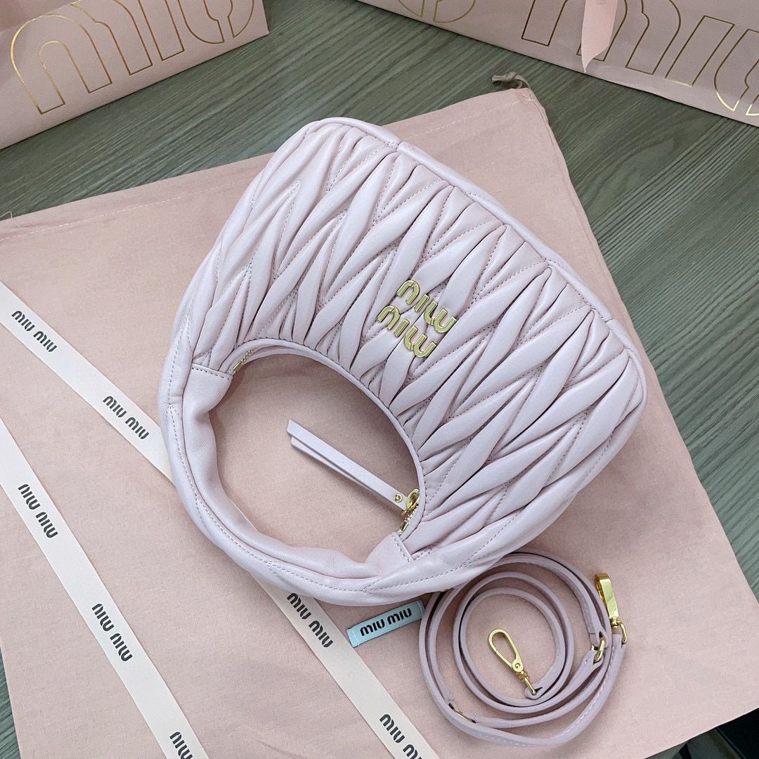 Miu Miu Wander Matelasse Original Sheepskin Bag 5BC125 Light Purple Miu Miu Wander Matelasse Original Sheepskin Bag 5BC125 Light Purple