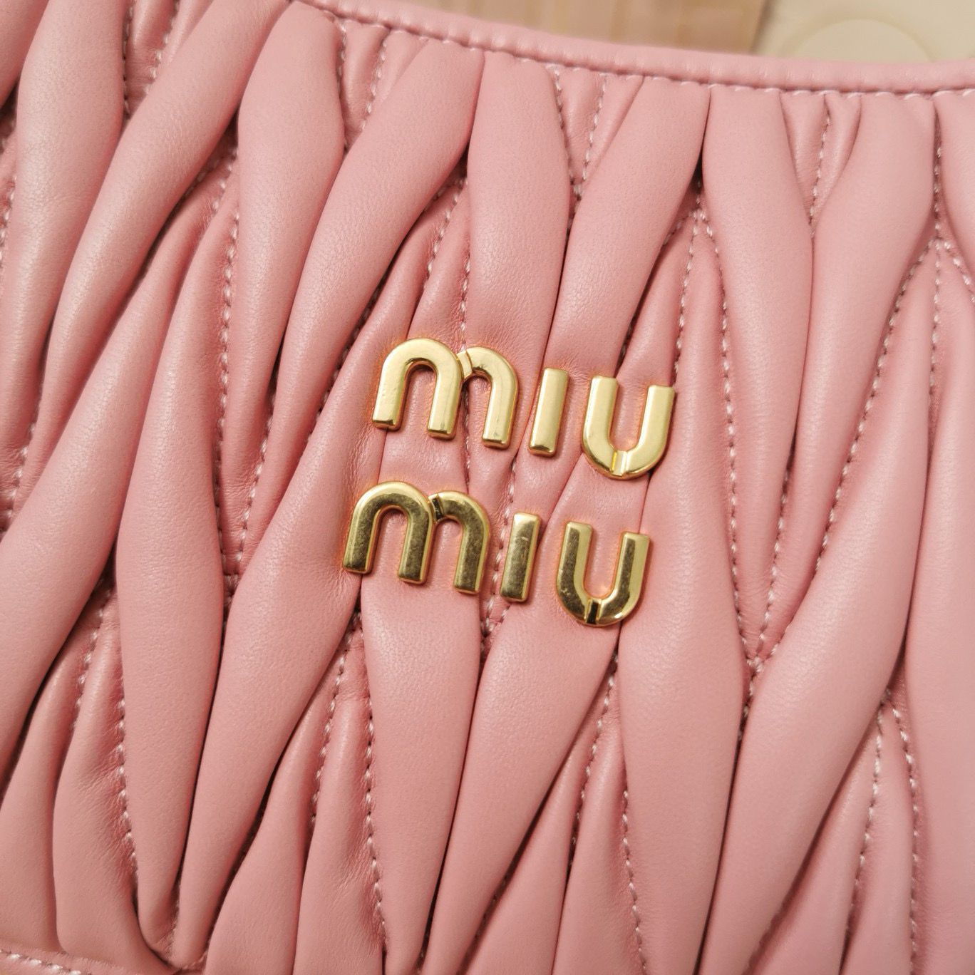 Miu Miu Wander Matelasse Original Sheepskin Bag 5BC125 Pink Miu Miu Wander Matelasse Original Sheepskin Bag 5BC125 Pink