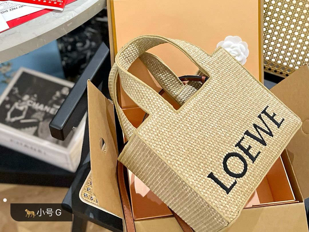 Loewe Anagram Basket Woven Straw Shopping Tote Bag 652399 Beige Loewe Anagram Basket Woven Straw Shopping Tote Bag 652399 Beige