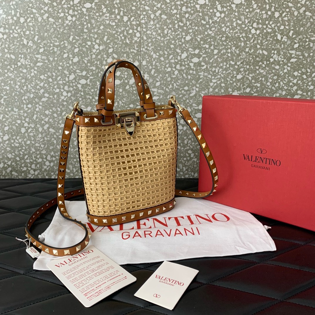 VALENTINO VLOGO SIGNATURE RAFFIA Shoulder Bag 0314 brown VALENTINO VLOGO SIGNATURE RAFFIA Shoulder Bag 0314 brown