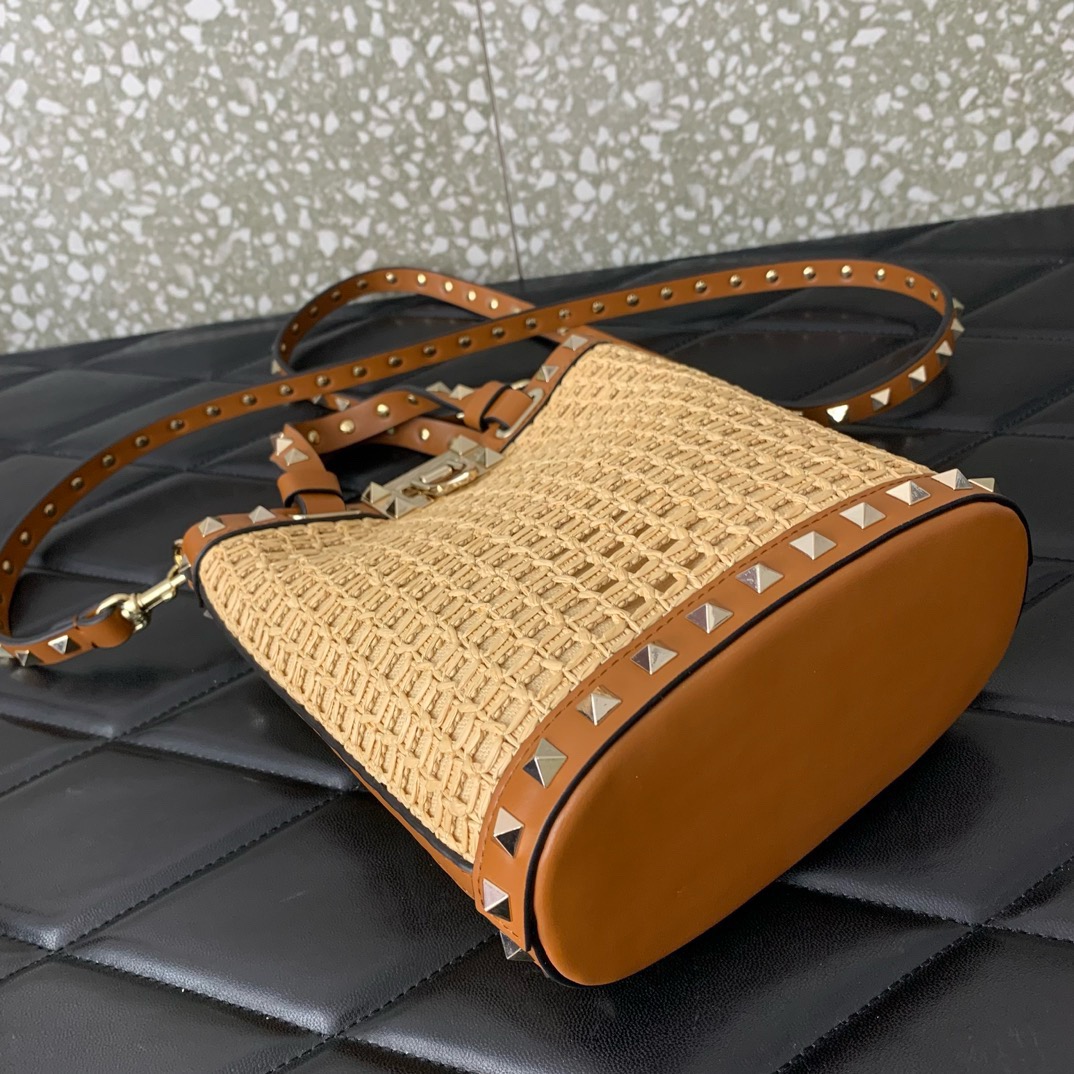 VALENTINO VLOGO SIGNATURE RAFFIA Shoulder Bag 0314 brown VALENTINO VLOGO SIGNATURE RAFFIA Shoulder Bag 0314 brown
