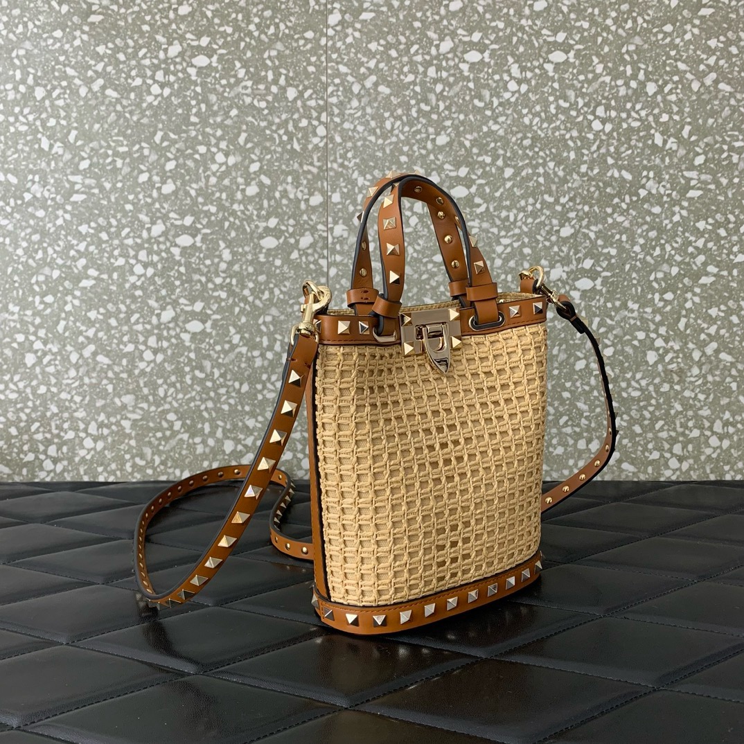 VALENTINO VLOGO SIGNATURE RAFFIA Shoulder Bag 0314 brown VALENTINO VLOGO SIGNATURE RAFFIA Shoulder Bag 0314 brown
