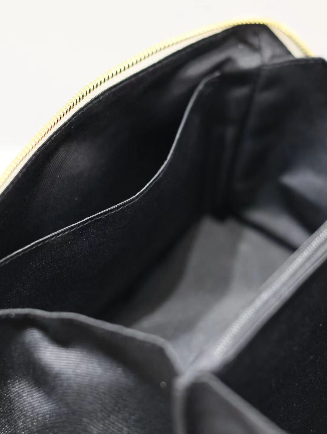 SAINT LAURENT GABY VANITY BAG IN LAMBSKIN Y875317 WHITE SAINT LAURENT GABY VANITY BAG IN LAMBSKIN Y875317 WHITE