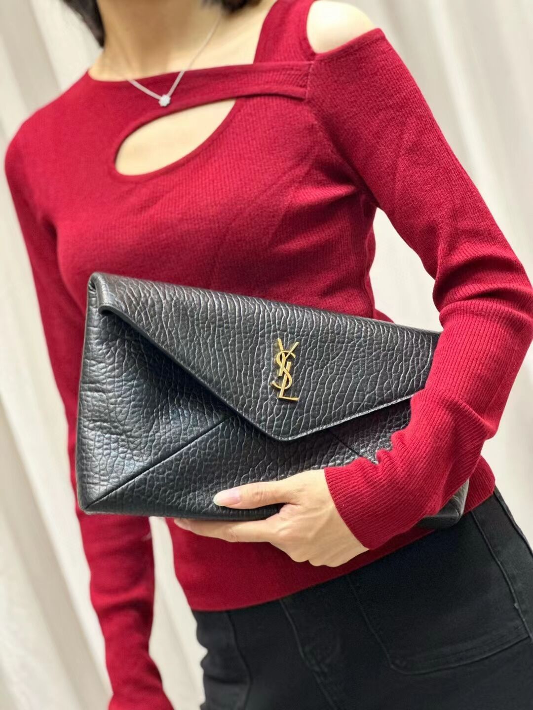 SAINT LAUREN CASSANDRE LARGE ENVELOPE POUCH IN LAMBSKIN 778181 BLACK SAINT LAUREN CASSANDRE LARGE ENVELOPE POUCH IN LAMBSKIN 778181 BLACK