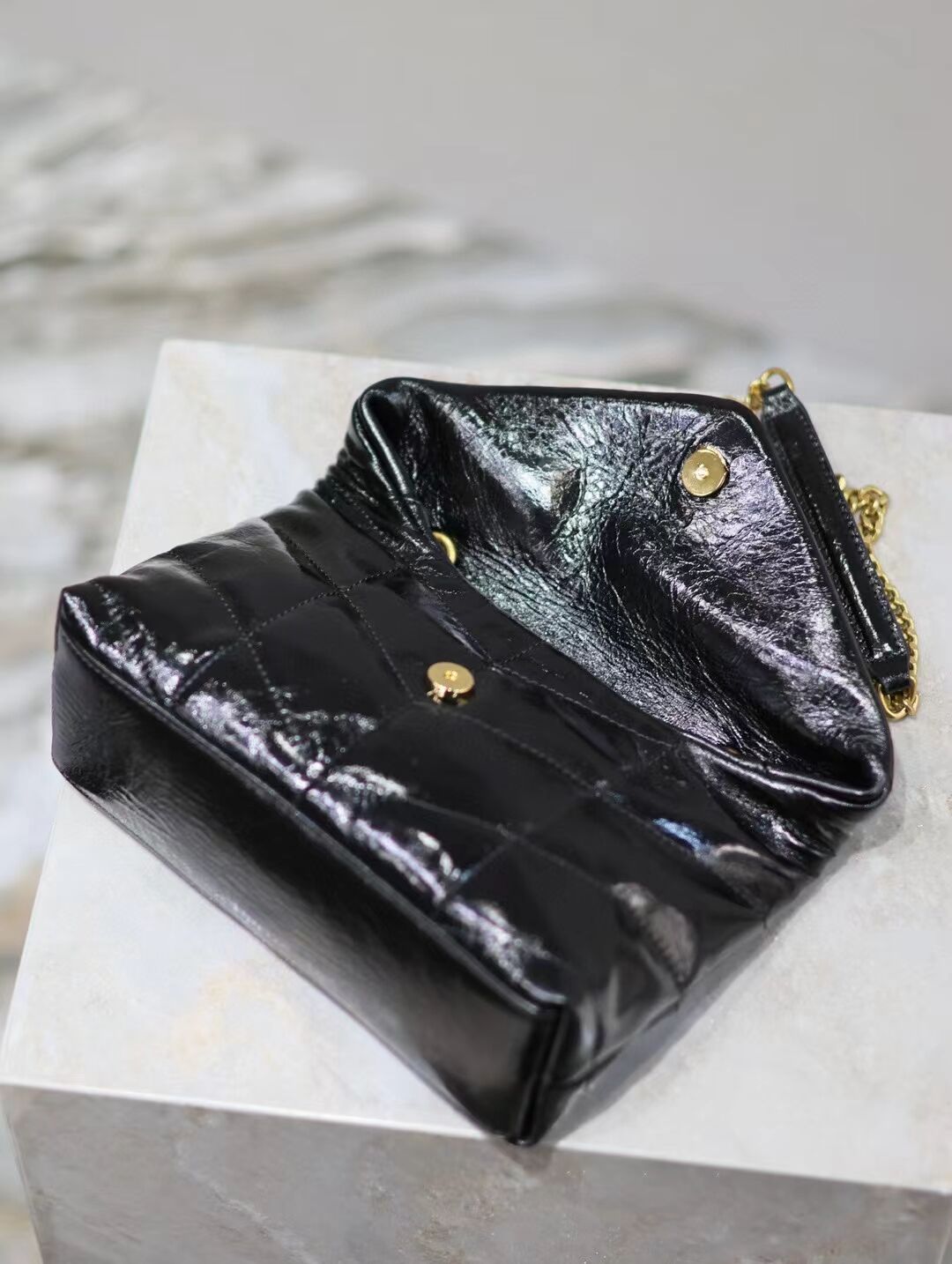 SAINT LAUREN PUFFER SMALL CHAIN BAG IN PATENT Y779223 BLACK SAINT LAUREN PUFFER SMALL CHAIN BAG IN PATENT Y779223 BLACK