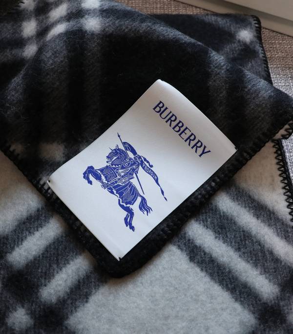 Burberry Scarf BBC00174 Burberry Scarf BBC00174