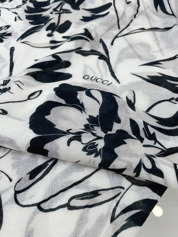 Gucci Scarf GUC00378 Gucci Scarf GUC00378