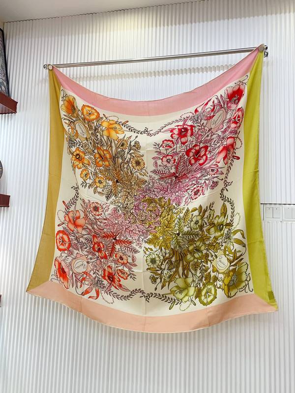 Gucci Scarf GUC00382 Gucci Scarf GUC00382