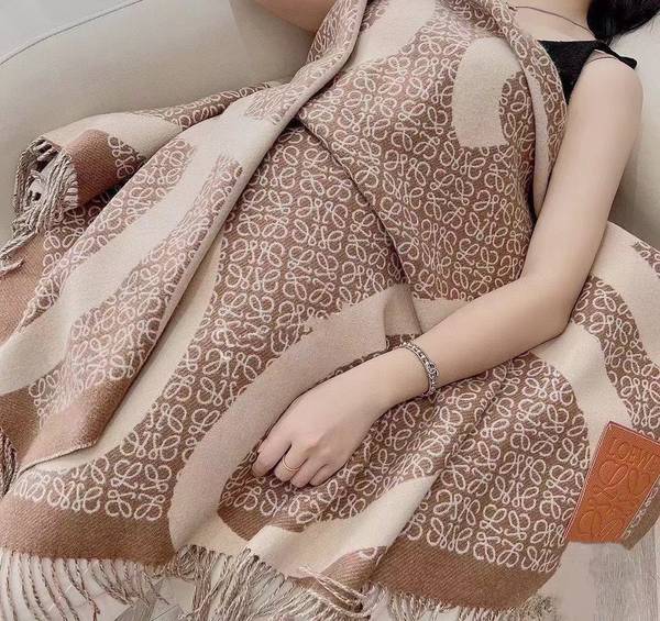 Loewe Cloak LOC00070 Loewe Cloak LOC00070