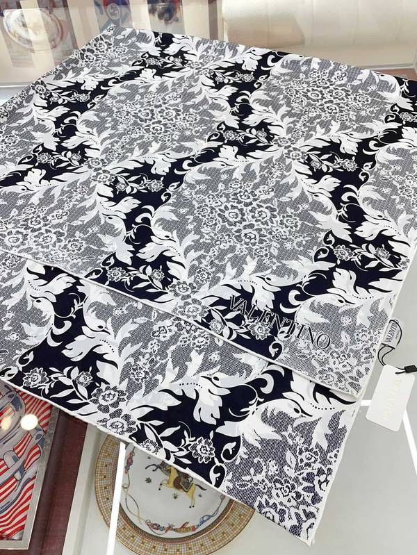 Valentino Scarf VOC00001 Valentino Scarf VOC00001