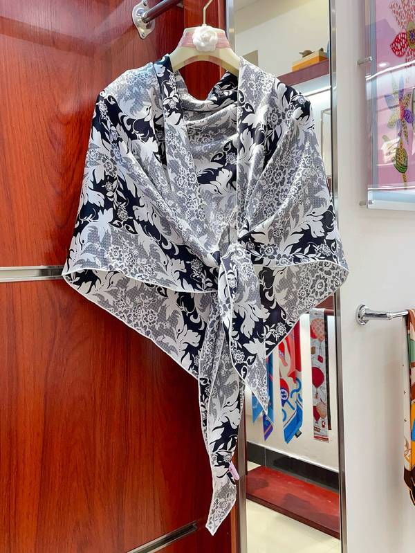 Valentino Scarf VOC00001 Valentino Scarf VOC00001