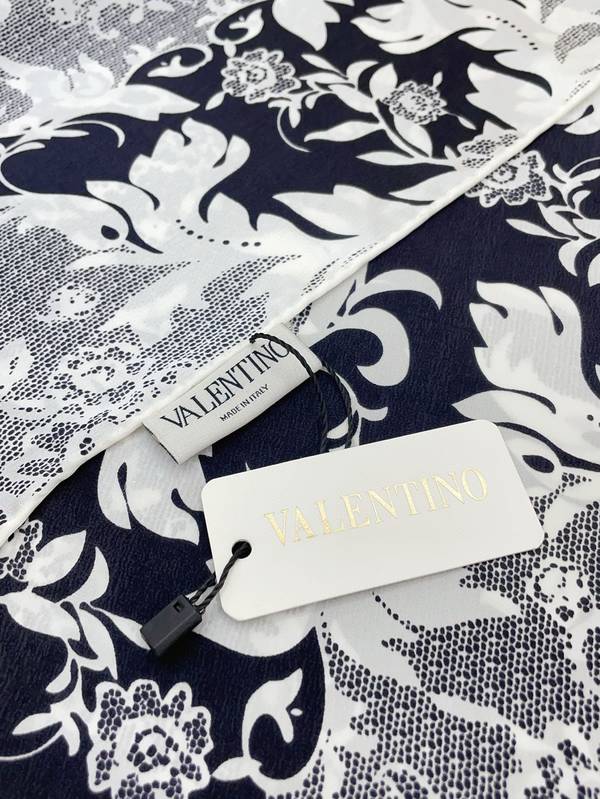 Valentino Scarf VOC00001 Valentino Scarf VOC00001