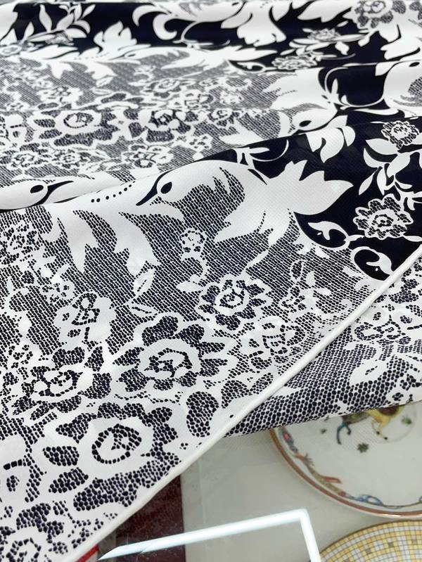 Valentino Scarf VOC00001 Valentino Scarf VOC00001