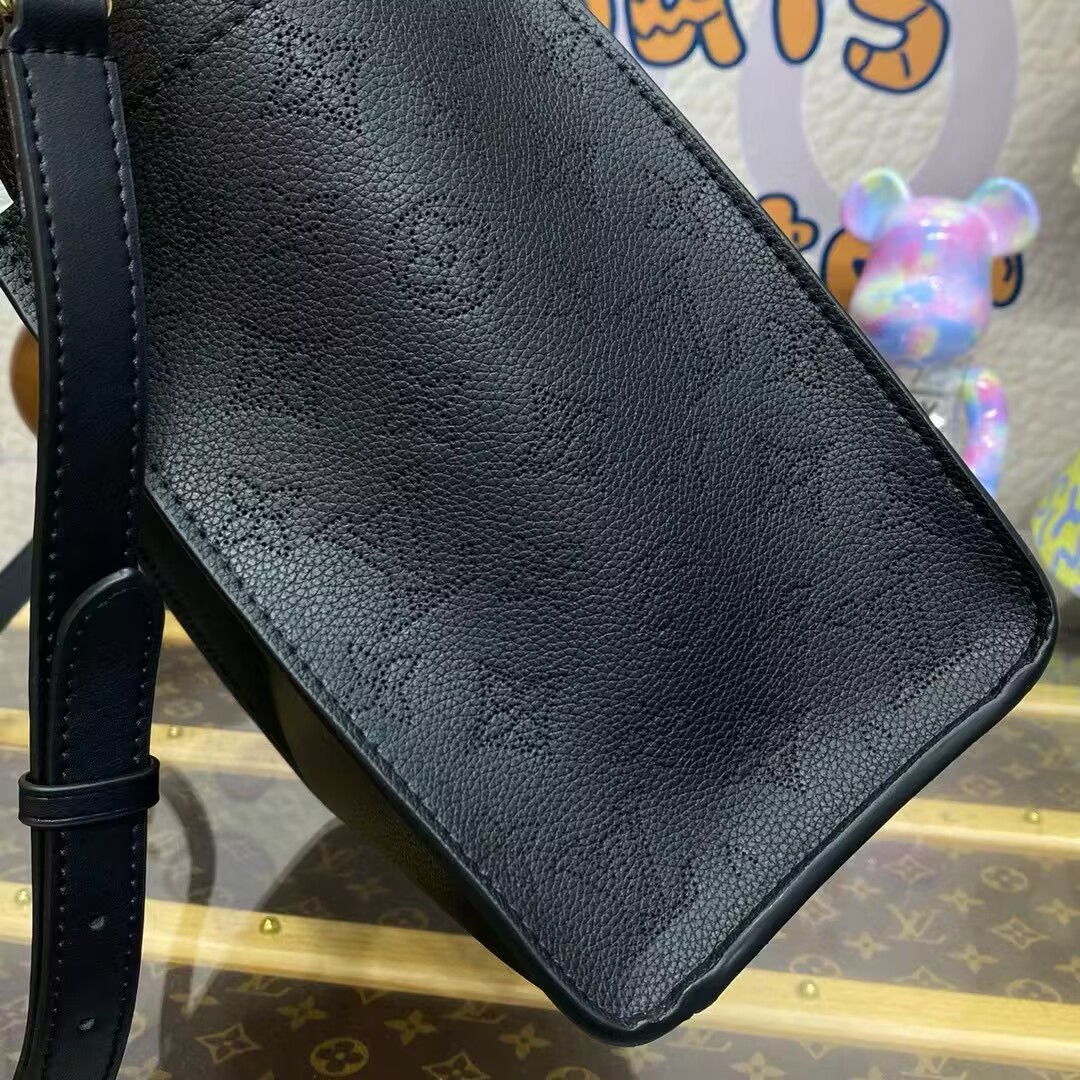 Louis Vuitton Original Leather ON MY SIDE M22225 Black Louis Vuitton Original Leather ON MY SIDE M22225 Black