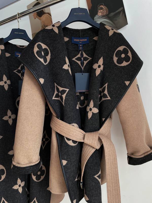 Louis Vuitton Top Quality Overcoat LVY00040 Louis Vuitton Top Quality Overcoat LVY00040