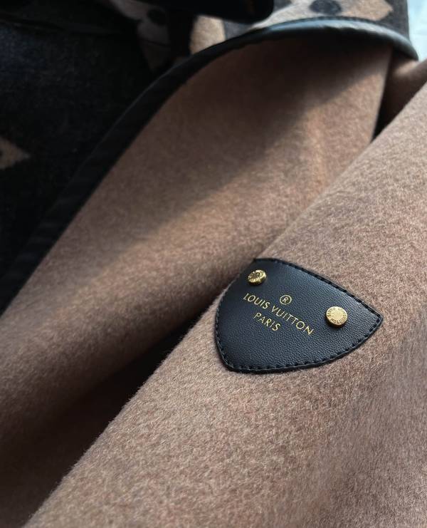 Louis Vuitton Top Quality Overcoat LVY00040 Louis Vuitton Top Quality Overcoat LVY00040