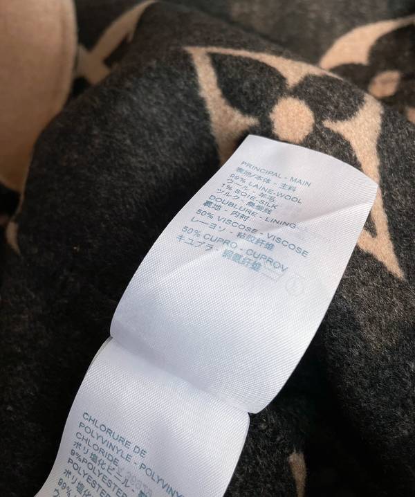 Louis Vuitton Top Quality Overcoat LVY00040 Louis Vuitton Top Quality Overcoat LVY00040