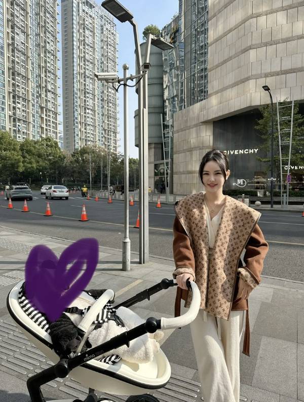 Louis Vuitton Top Quality Overcoat LVY00041 Louis Vuitton Top Quality Overcoat LVY00041