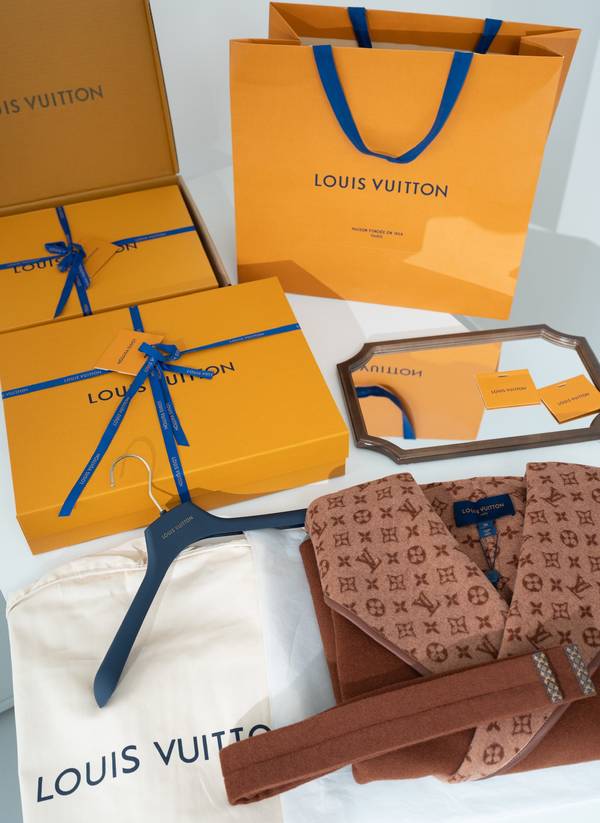 Louis Vuitton Top Quality Overcoat LVY00041 Louis Vuitton Top Quality Overcoat LVY00041