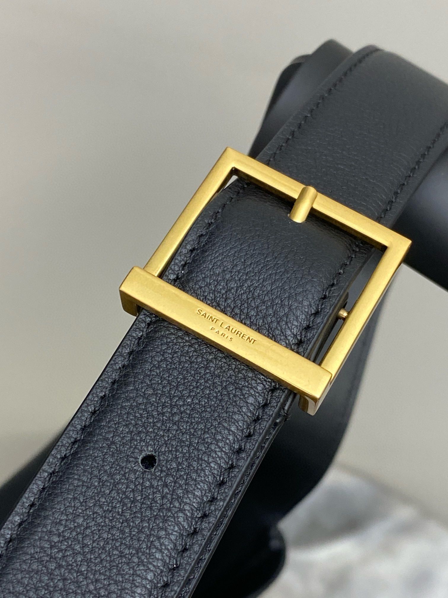 SAINT LAURENT LE 5 A 7 SUPPLE LARGE IN GRAINED LEATHER HOBO BAG 753837 black SAINT LAURENT LE 5 A 7 SUPPLE LARGE IN GRAINED LEATHER HOBO BAG 753837 black