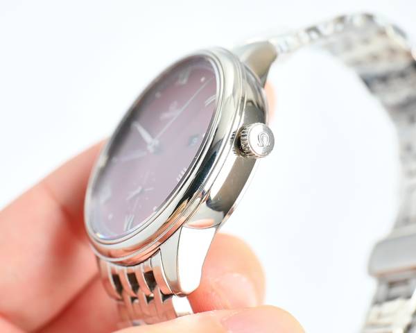 Omega Watch OMW00865