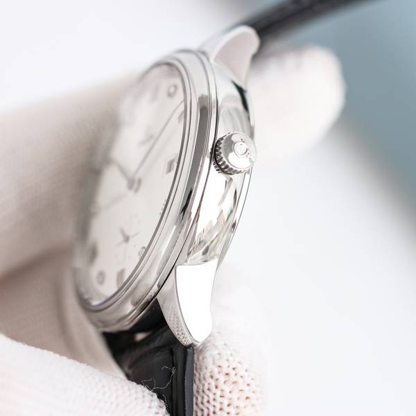 Omega Watch OMW00883